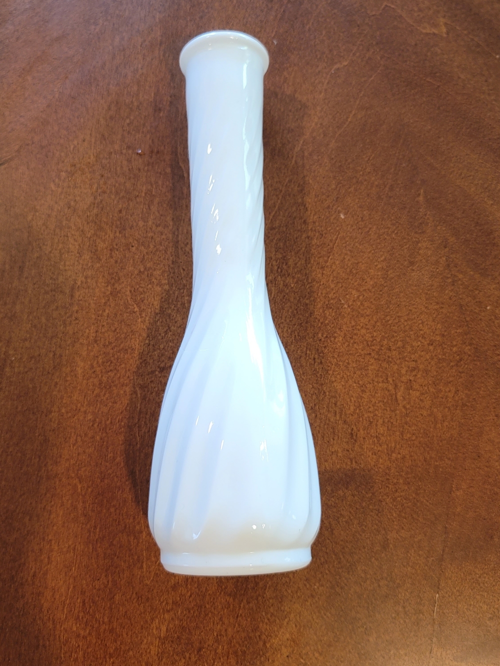 VtG MCM‎ Hoosier Milk Glass 4094 Vase Spiral Retro 9 Inches